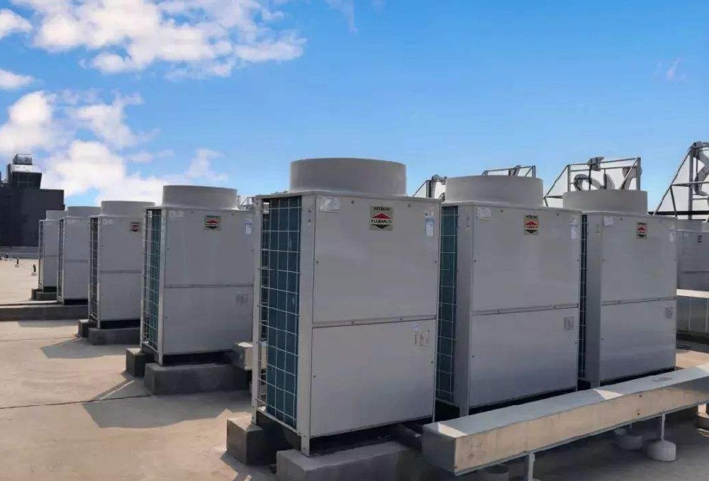 中央空调维修现场